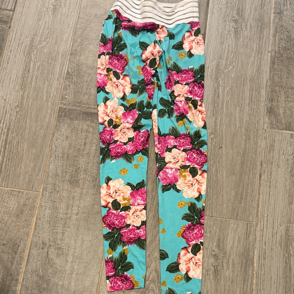 Cute Booty Lounge Floral Leggings - Teal and Pink